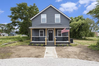 /international/us/703-s-delia-street-ludington-mi-110101119844/