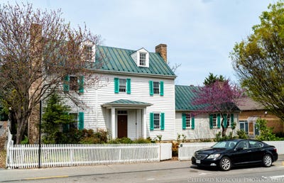 /international/us/111-s-jefferson-st-lexington-va-110107627441/