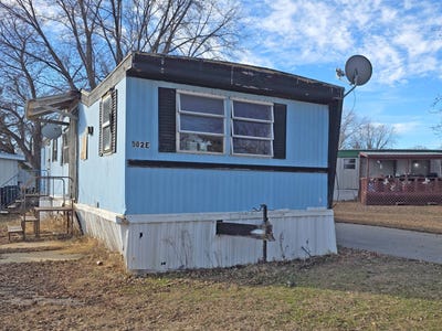 /international/us/502e-w-8th-st-storm-lake-ia-110104636841/