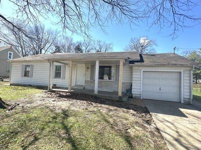 /international/us/812-n-almond-street-carbondale-il-110107990153/