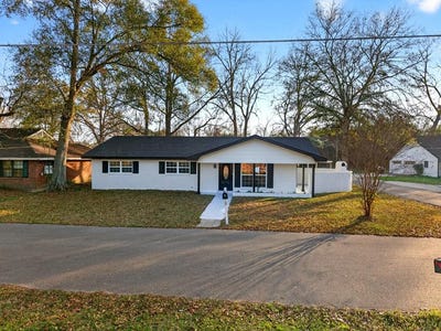 /international/us/617-mills-street-picayune-ms-110105425825/
