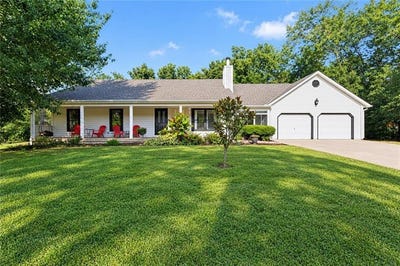 /international/us/1102-s-elm-street-louisburg-ks-110119739407/