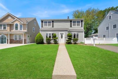 /international/us/11-balsam-lane-levittown-ny-110108538667/