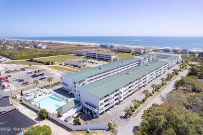 /international/us/105-se-58th-street-oak-island-nc-110119787906/