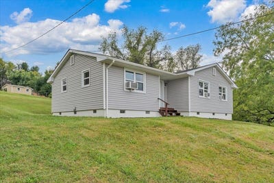 /international/us/935-depot-st-ne-christiansburg-va-110110308645/