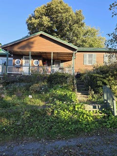 /international/us/262-brown-street-thomas-wv-110120449456/