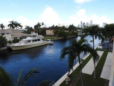 /international/us/2935-ne-163rd-street-north-miami-beach-fl-110107316965/
