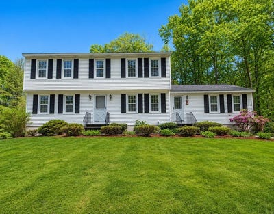 /international/us/13-howard-road-westford-ma-110108824427/