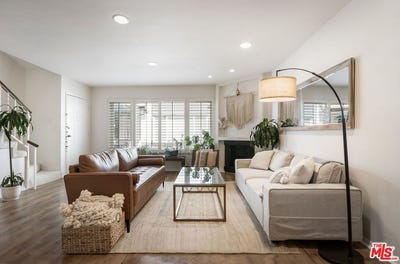 /international/us/14332-dickens-st-sherman-oaks-ca-110108336151/