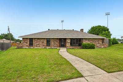 /international/us/813-oakbluff-drive-lancaster-tx-110107890170/