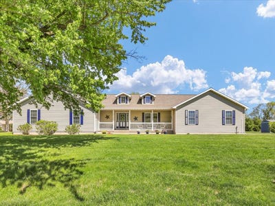 /international/us/44-hillcrest-drive-tuscola-il-110107288993/