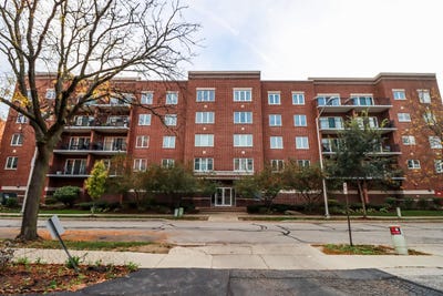 /international/us/1675-mill-street-des-plaines-il-110120832582/