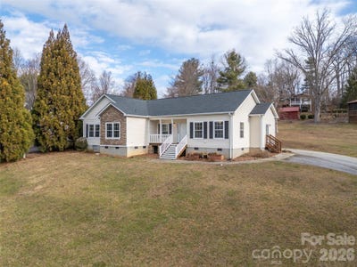 /international/us/97-meadowview-drive-saluda-nc-110103134002/