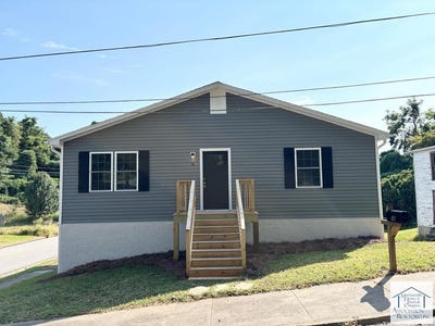 /international/us/16-aaron-street-martinsville-va-110102287354/