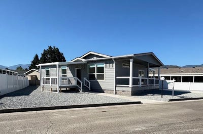 /international/us/4601-s-pacific-highway-phoenix-or-110101090268/