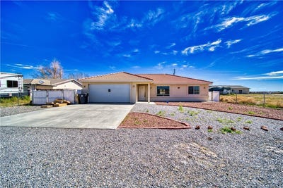 /international/us/2041-jacaranda-street-pahrump-nv-110106439435/