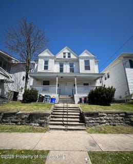 /international/us/1217-vine-street-scranton-pa-110099771799/