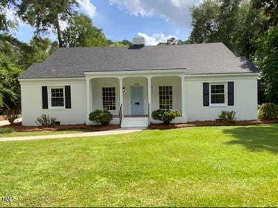 /international/us/1101-w-divine-street-dunn-nc-110100941873/