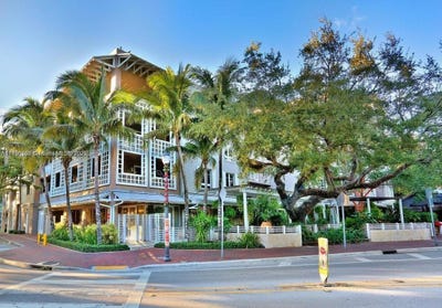 /international/us/3540-main-hwy-miami-fl-110098978814/