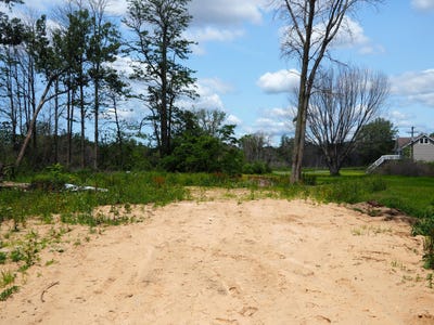 /international/us/10-lakeview-avenue-norton-shores-mi-110090905439/