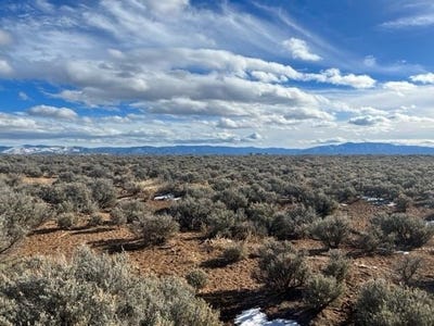 /international/us/tract-56-earthship-way-tres-piedras-nm-110096164396/