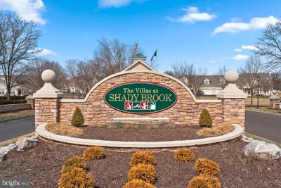 /international/us/210-shady-brook-drive-langhorne-pa-110098179168/