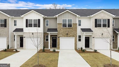/international/us/214-kenmore-circle-perry-ga-110107282027/