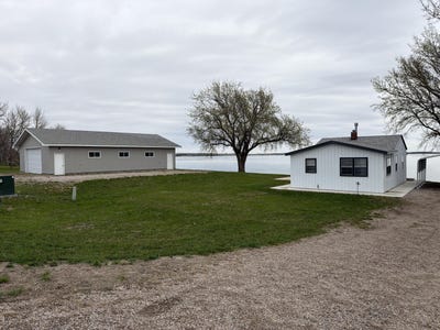 /international/us/19492-19488-west-shore-ave-huron-sd-110104546133/
