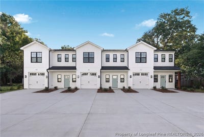 /international/us/3931-hamilton-street-hope-mills-nc-110102189888/