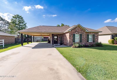 /international/us/475-broussard-street-breaux-bridge-la-110107889548/