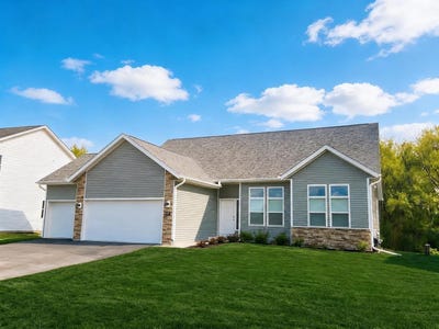 /international/us/611-e-maple-beach-drive-edgerton-wi-110107843887/
