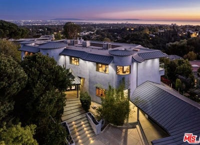 /international/us/correa-way-los-angeles-ca-110107763226/
