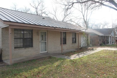 /international/us/1504-lakeview-dr-lockhart-tx-110104607964/