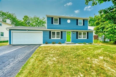 /international/us/9-aconbury-drive-perinton-ny-110101371289/?lang=en