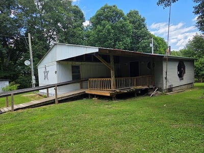 /international/us/5263-goddard-road-wallingford-ky-110109034749/