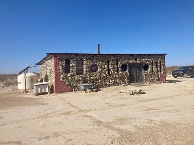 /international/us/martinez-rd-terlingua-tx-110098543646/