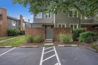 /international/us/2140-fort-harrods-drive-lexington-ky-110108769284/