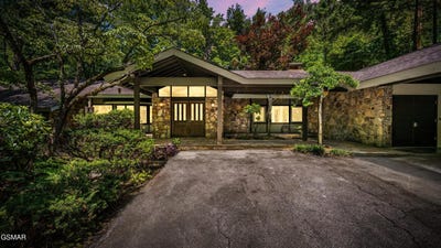 /international/us/1115-1131-old-cartertown-road-road-gatlinburg-tn-110099304537/