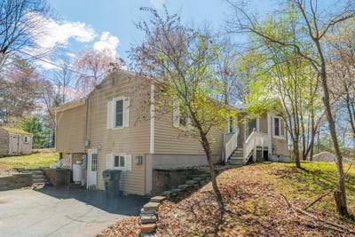 /international/us/10-beacon-street-londonderry-nh-110107637161/