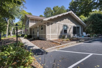 /international/us/10697-timber-ridge-cr-sister-bay-wi-110119726253/