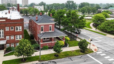 /international/us/439-e-wayne-street-fort-wayne-in-110100262690/
