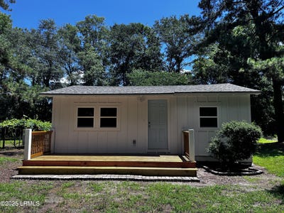 /international/us/193-paige-point-road-seabrook-sc-110100510158/