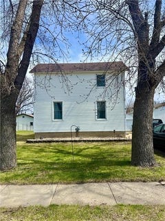 /international/us/219-n-grant-street-milbank-sd-110107379054/