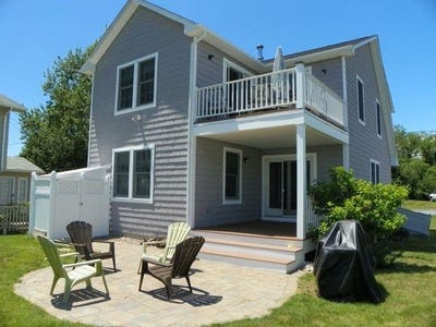 /international/us/37-hull-street-south-kingstown-ri-110108442603/