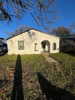 /international/us/108-n-ash-street-springtown-tx-110104878552/