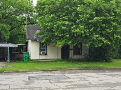/international/us/1406-e-garnett-street-gainesville-tx-110107548100/