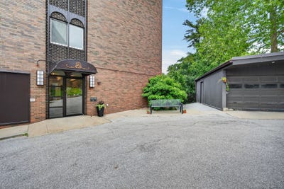/international/us/4519-grand-avenue-des-moines-ia-110108450997/