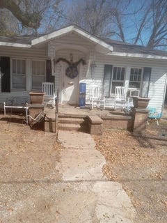 /international/us/321-e-arkansas-avenue-vivian-la-110098030240/