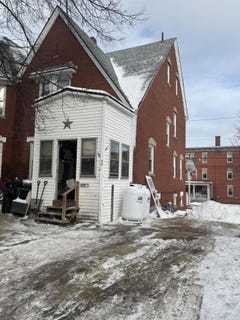 /international/us/30-erchles-street-rumford-me-110104606392/