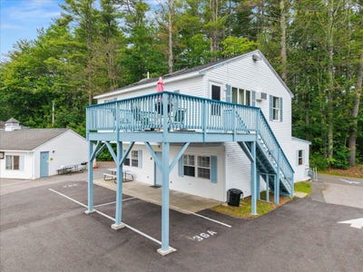 /international/us/22-ocean-park-road-saco-me-110107612182/
